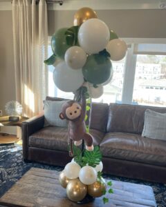 jungle baby shower balloon decor