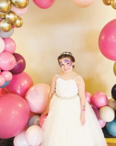 girly birthday balloon arch