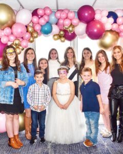 balloon arch at birthday party