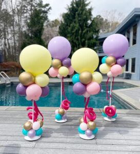 pastel balloon centerpieces