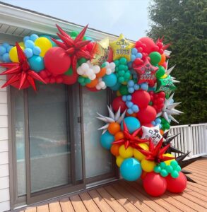 graduation party balloon garland